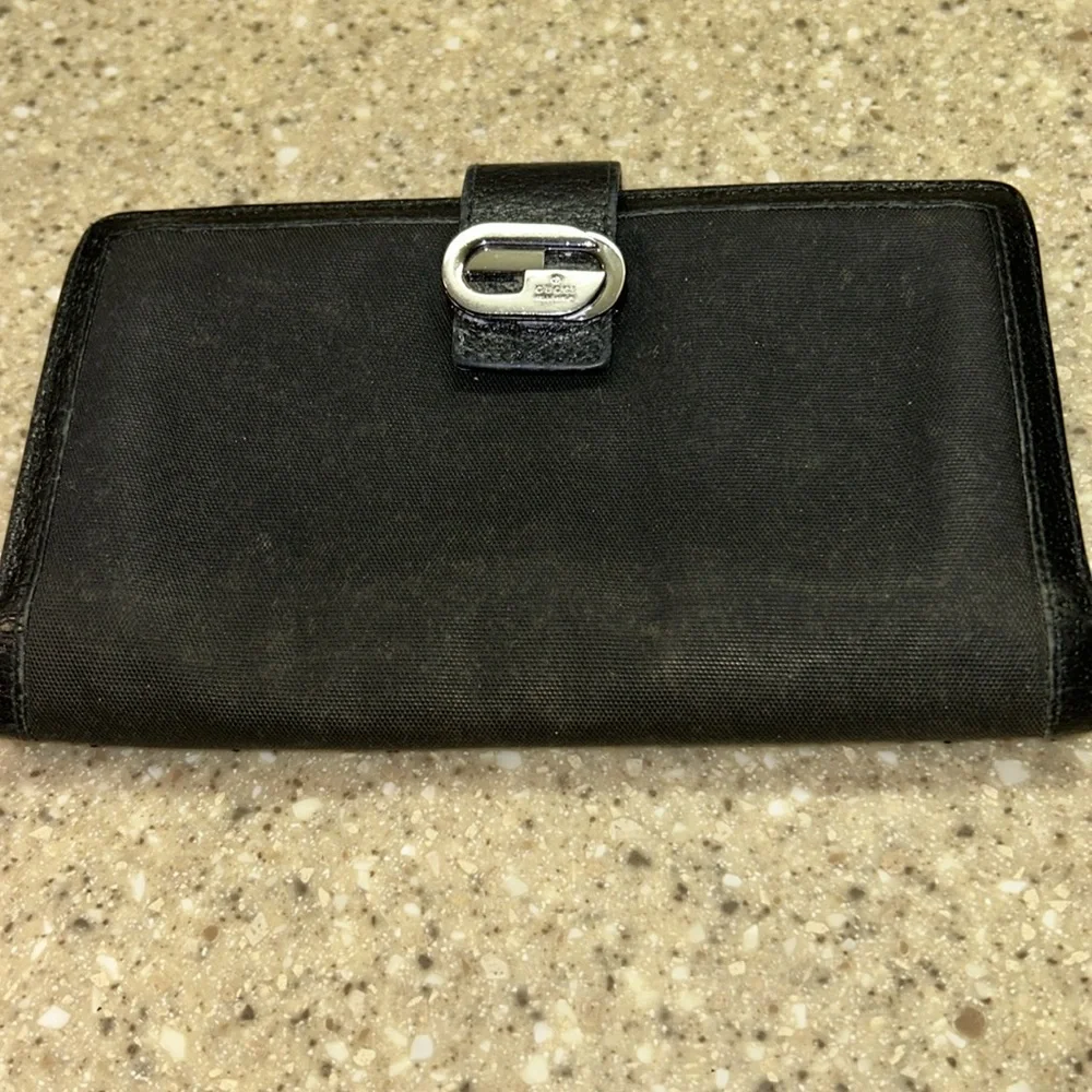 GUCCI Authentic black long wallet
